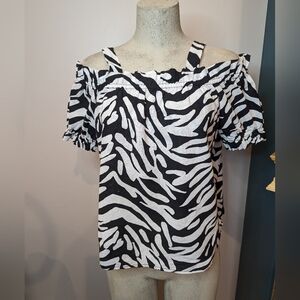 Linen blend zebra print shoulder top Size S. Oversized lightweight top